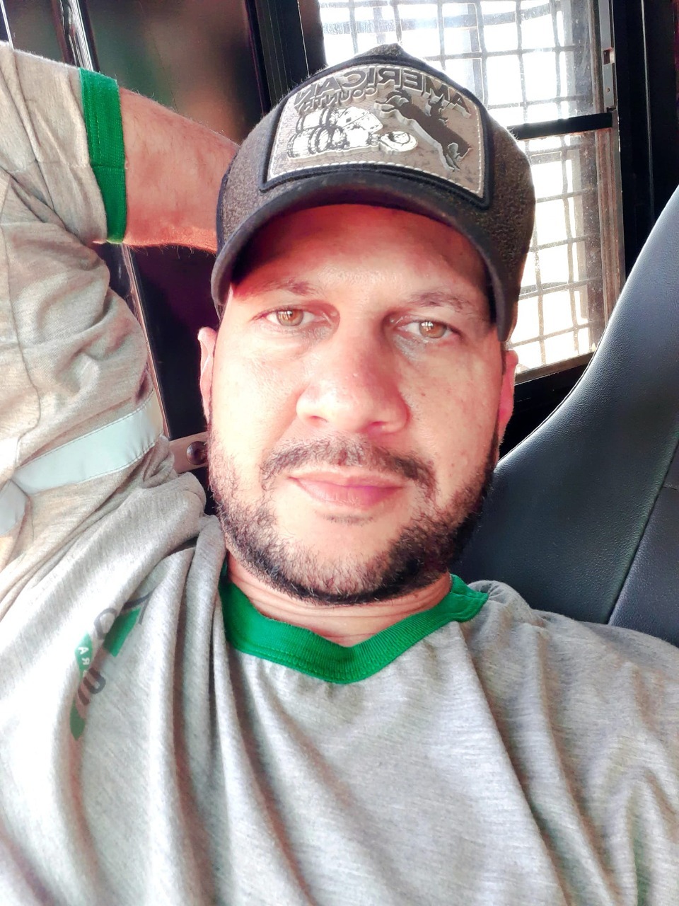 Rony dirigia o veículo da empresa na qual trabalhava, quando o carro foi atingido por uma camionete. Foto: Reprodução. Facebook