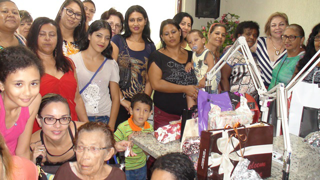 Mulheres de várias gerações participaram da homenagem