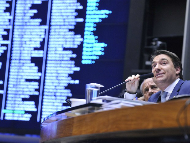 Sessão da Câmara presidida pelo 2º Vice-presidente da Casa, deputado Giacobo (PR-PR) (Foto: Luis Macedo/Câmara dos Deputados)