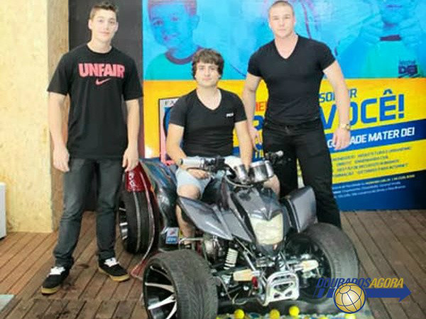 Acadêmicos de Engenharia Civil da Faculdade Mater Dei, com a supervisão do professor de Química, Rogério Félix Blanco, vêm desenvolvendo uma ideia inovadora e sustentável, um motor movido a água(www.soemrondonia.com.br)
