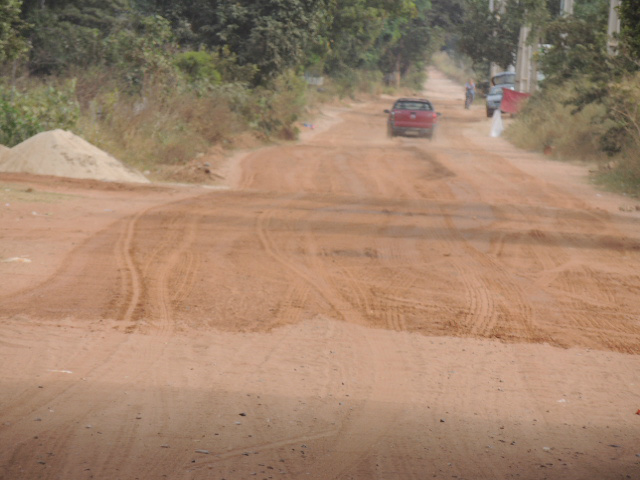 Via próxima, o caminhão pipa passou pelo local,mas não compareceu na Antônio Estevão Leal.