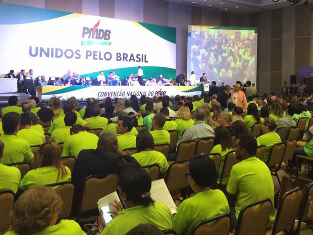 Delegados do PMDB reunidos na convenção nacional do partido em um hotel, em Brasília (Foto: Filipe Matoso/G1)