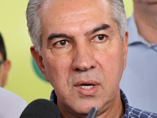 Governador Reinado Azambuja durante agenda em Rio Verde no mês de setembro (Foto: Henrique Kawaminami)