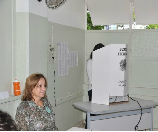 No primeiro turno, 70% dos eleitores compareceram às urnas no dia 5 de outubro (Foto: Marcelo Calazans)