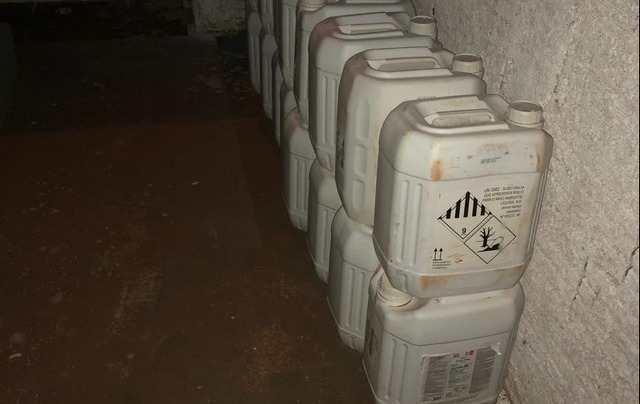 Os suspeitos foram presos, em princípio, por crime ambiental, que consistente no armazenamento do produto nocivo à saúde em desacordo com a legislação ambiental - Foto: Policia Civil