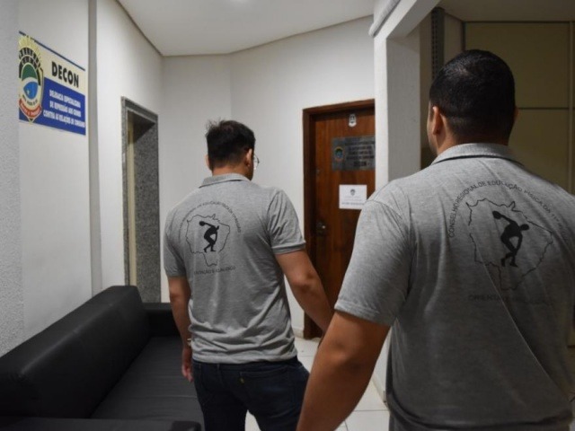 Fiscais do Conselho Regional de Educação Física na Decon, foram até o local em que o profissional foi denunciado (Foto: Cref-MS/Divulgação)