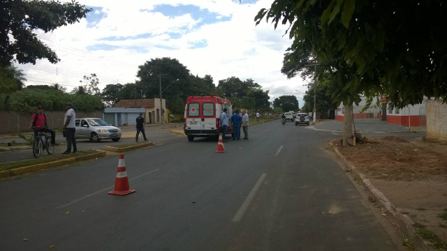 Acidente aconteceu no final da manhã desta terça-feira (15). (Foto: Rádio Caçula).