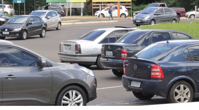 Donos de veículos com placas final 3 e 4 precisam pagar licenciamento em junho. (Divulgação)