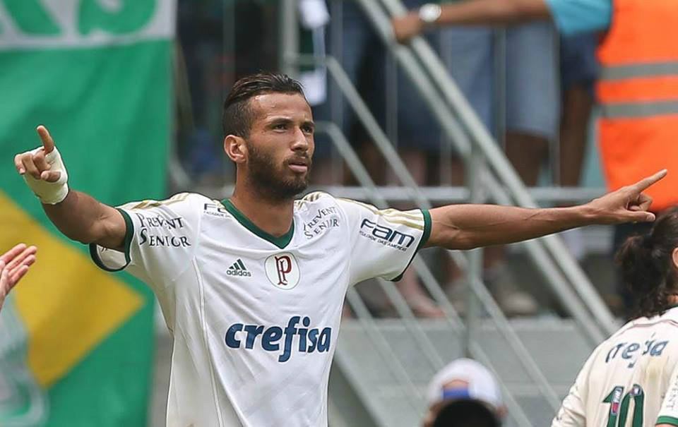 O três-lagoense Leandro Pereira, jogador do Palmeiras prestou homenagens ao Chapecoense. Foto: Reprodução Facebook 