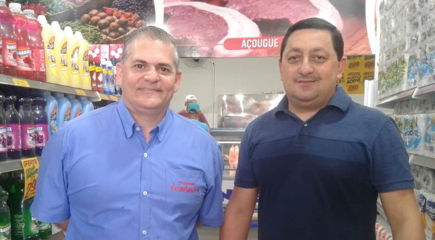 Os empresários Maurício Santo Dantas e Eduardo Alonso Tebet inauguram a Loja 2 do Supermercado Econômico em Três Lagoas nesta sexta (04). Foto: Rádio Caçula.