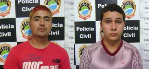 Rafael (esquerda) e Baltazar (direita) foram apresentados pela polícia (Foto: Divulgação/PC)