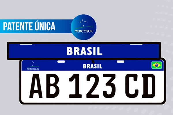 Nova placa dos veículos brasileiros(Foto: CarAndDriver)