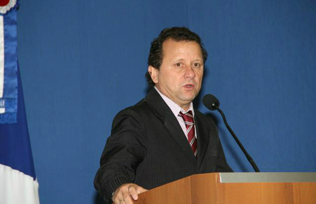 Klebinho-PPS disse que apoia o voto contra o projeto, pois o mesmo atinge a população de uma forma geral.