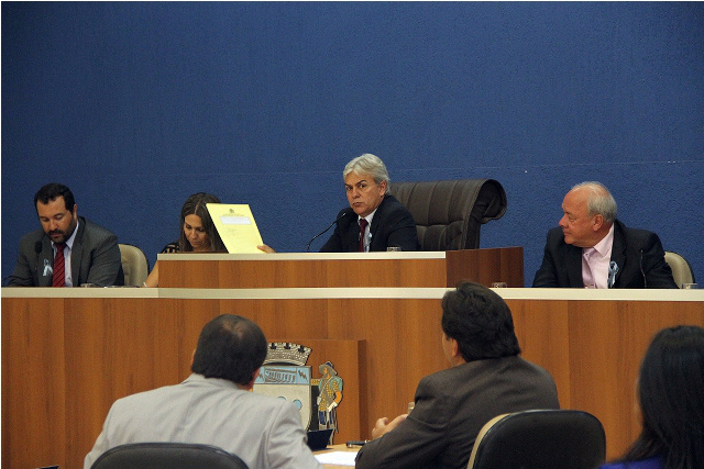 População teme ação da Câmara em regime de urgência e apreciação de projetos as vésperas do reveillon. Voto: Divulgação