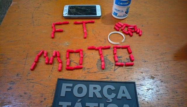 Droga foi apreendida e suspeitos levados para a delegacia. Imagem: Divulgação