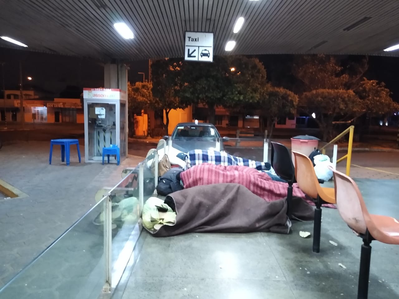 Moradores de rua da rodoviária de Três Lagoas (MS). Foto: Julia Vasquez/Rádio Caçula.