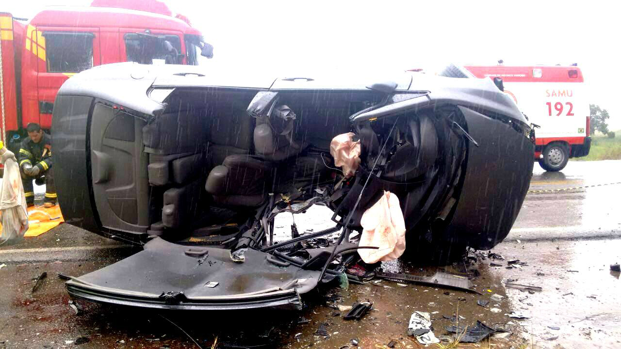 Civic Honda, cinza, de Três Lagoas, MS