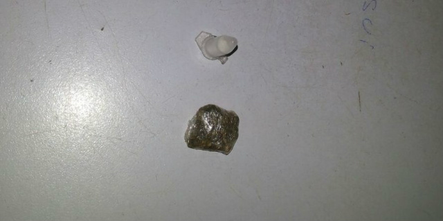 Entorpecente apreendido com o rapaz. (Foto: Rádio Caçula).