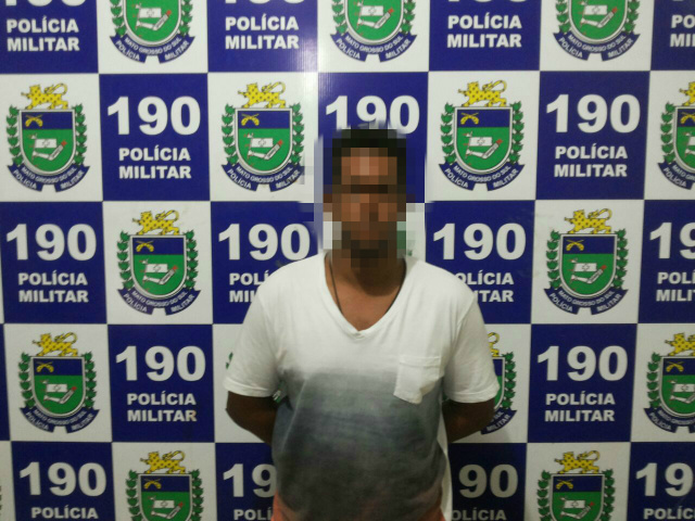 Homem foi levado para a Delegacia de Pronto Atendimento Comunitário. (Fotos: Rádio Caçula).
