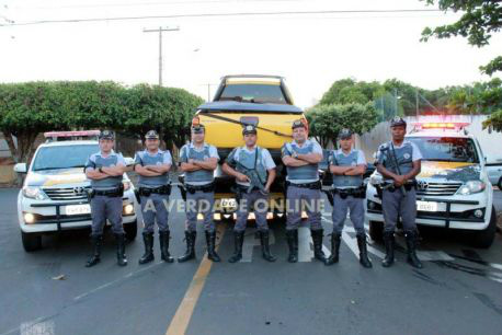 Equipes do TOR que participaram de perseguição e apreensão de camionete com 775Kg de maconha. Foto: Divulgação 