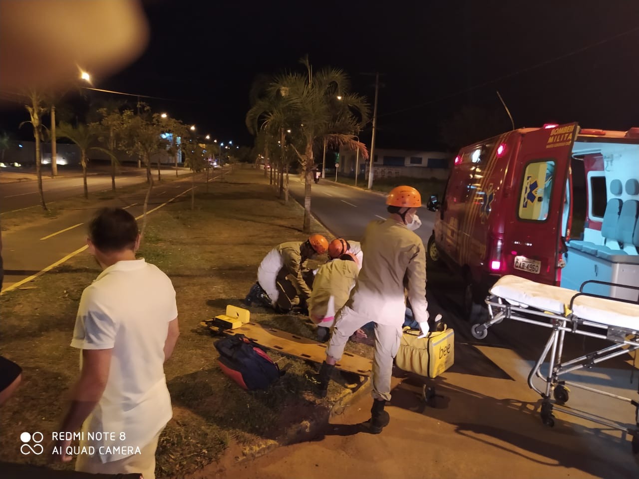 Moto entregar fica ferido após acidente na Filinto Muller. Foto: 5º GBM.