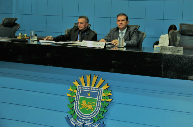 O deputado estadual Eduardo Rocha, líder do PMDB na Assembleia Legislativa de Mato Grosso do Sul, presidiu parte da sessão ordinária desta quarta-feira(15) quando foram analisadas importantes propostas. Foto: Assessoria