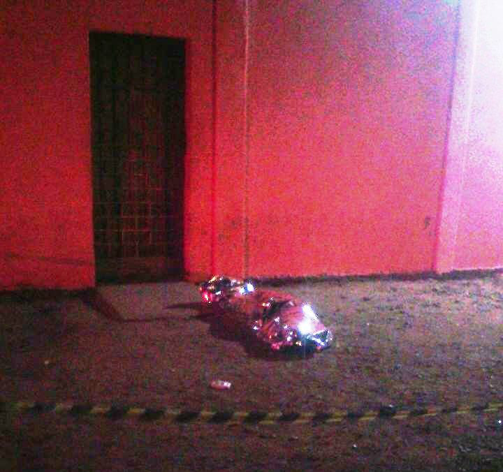 O jovem de 19 anos foi morto a tiros no Jd. Flamboyant