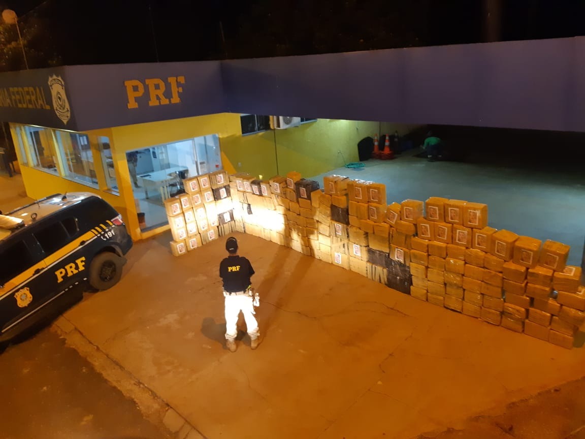 Foram apreendidos 3.088 Kg (três mil e oitenta e oito quilos) do ilícito. Foto: Arquivo PRF