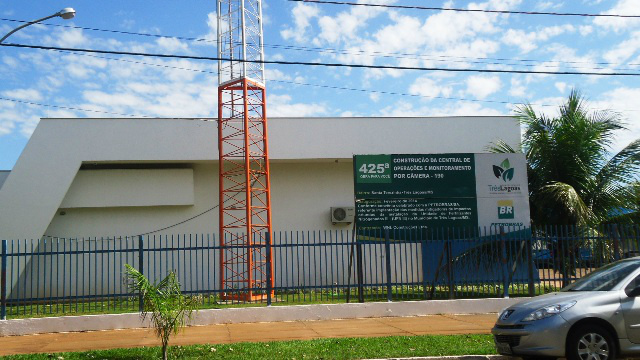 Localizado na Rua Manoel de Oliveira no bairro Santa Terezinha