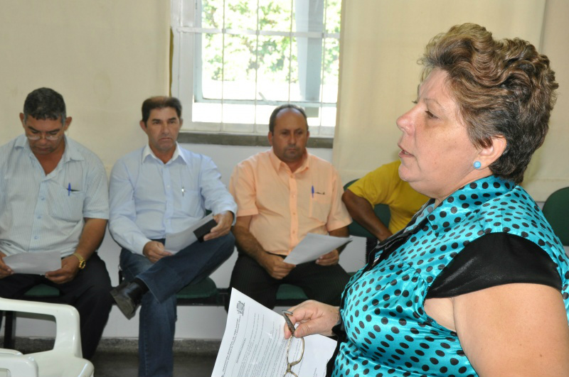 Creuza Ramos fez uma reunião com os taxistas para normas e uso do ponto no Aeroporto Municipal.Foto: Divulgação