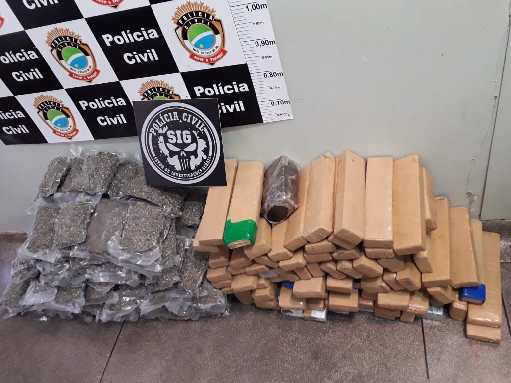 Foram apreendidos 126 pacotes com 31 kg de “Skank, 80 tabletes de maconha, que pesou 78 kg  e uma porção de  3,4 gramas de cocaína. Foto: SIG.