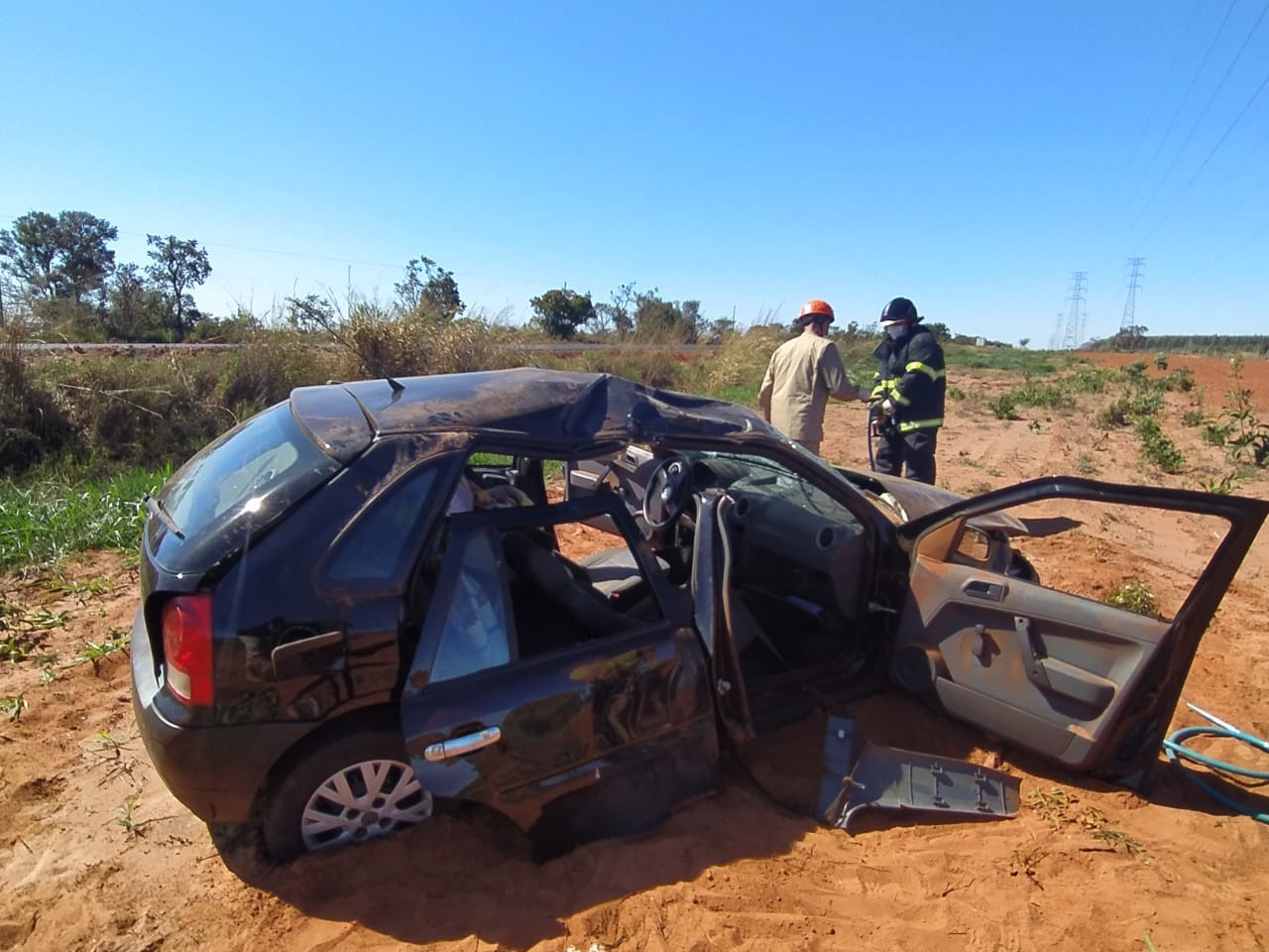 Um das vítimas ficou presa nas ferragens. Foto: 5ºGBM