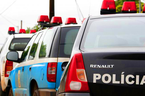 Trio de adolescentes roubam carro para zuar