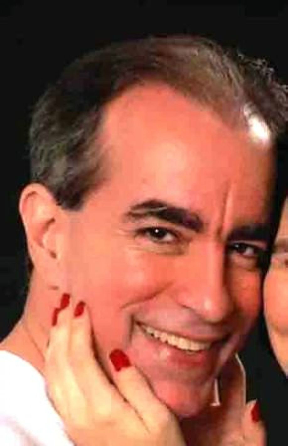 Médico Hedilon Basílio Silveira Junior, em foto de álbum de família; assassinado a tiros em fazenda Reprodução - Votunews - Mil Notícias