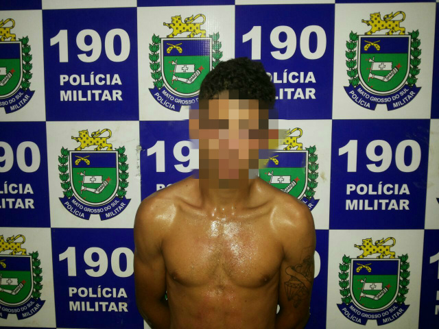 Acusado tem 17 anos e foi encaminhado à Polícia Civil. (Foto: Rádio Caçula).