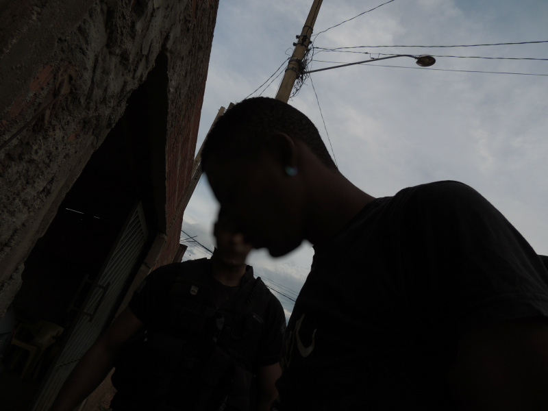 Apreensão do menor de 17 anos na Vila Maria, ele estava de posse de uma arma roubada em uma gráfica.Foto: Rádio Caçula