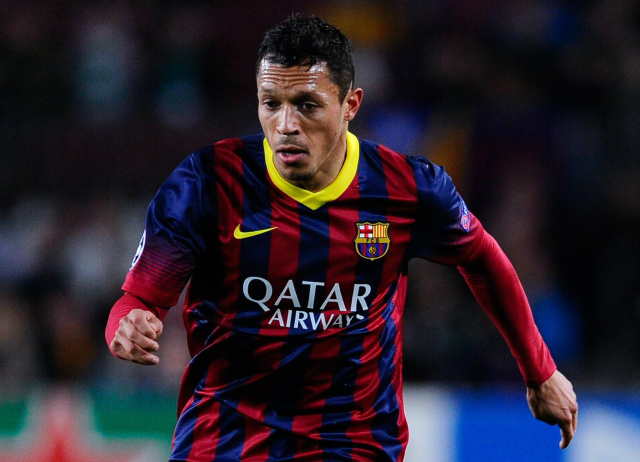 Adriano é lateral esquerda do Barcelona. (Foto: Divulgação).