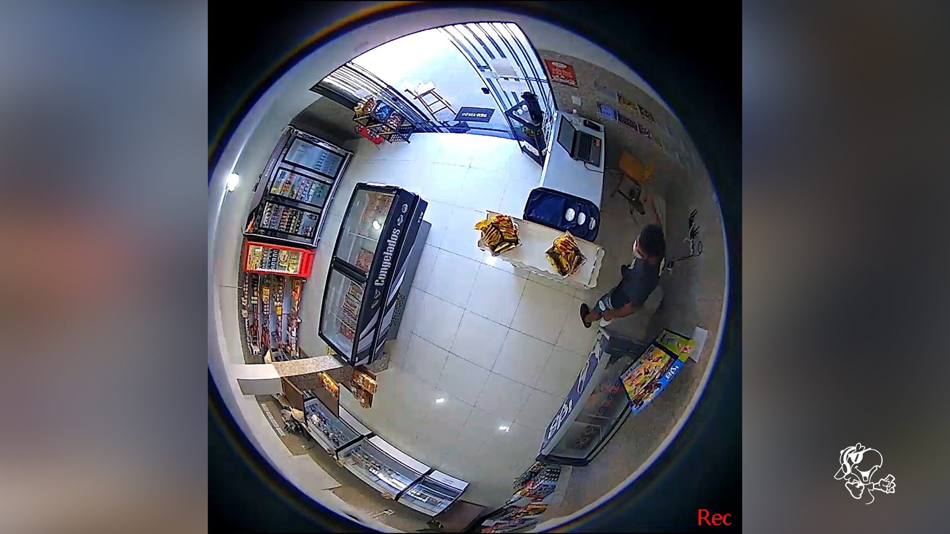 Momento exato do furto. Foto: imagens cedidas câmara de segurança.