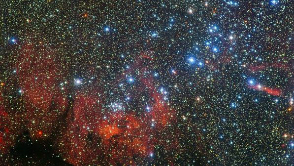 O acúmulo acontece na constelação de Carina, a 7 500 anos-luz da Terra, e foi denominado NGC 3590 (Foto: ESO)