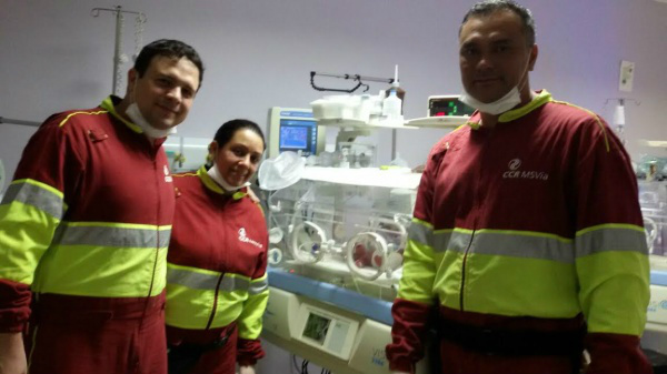 Bebê nasce em viatura de resgate em Dourados