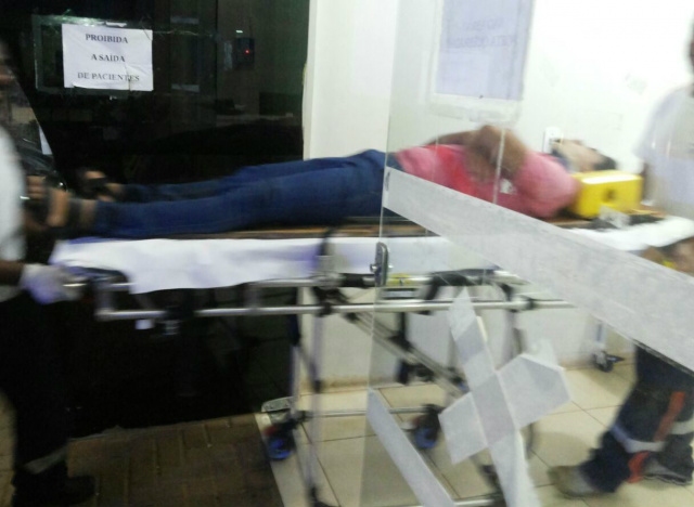 Jovem de 19 anos ficou ferido no acidente. (Fotos: Rádio Caçula).