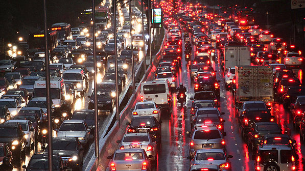 Trânsito nessa sexta-feira (Foto: Folhapress)