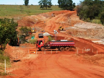 Asfalto da rodovia MS 112 - Inocência a Cassilândia está se tornando realidade