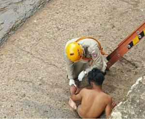O jovem teve uma luxação no pé e estava com o nariz sangrando-Foto:Thatiana Melo