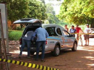 Momento da retirada do corpo da adolescente. (Foto: ZDK News)