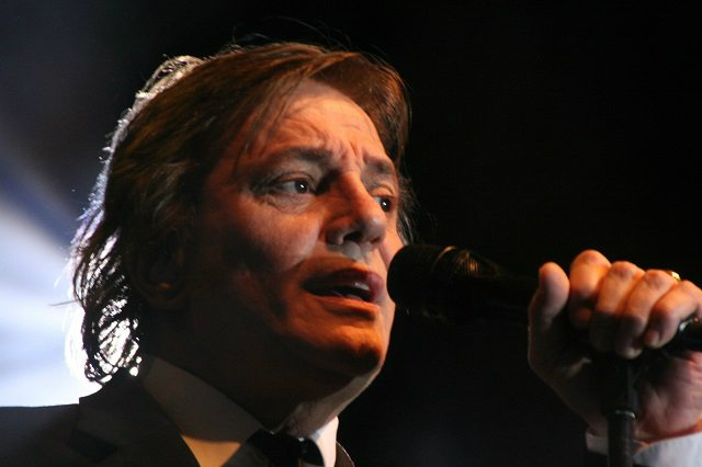 Segundo o empresário do cantor, ele seguirá normalmente a sua agenda de shows ( Divulgação )