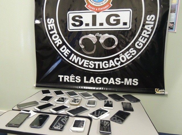 Foram apreendidos 22 celulares nas diligências realizadas pela polícia. Foto: Rádio Caçula