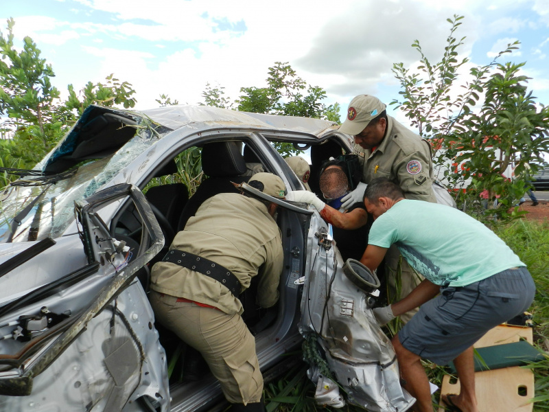 O acidente deixou 2 mortos e 4 feridos.Foto: Rádio Caçula