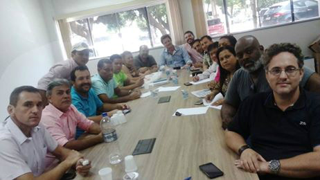 Na manhã desta terça-feira (3), os vereadores que tomaram posse, no dia 1º, tiveram reunião de trabalho, na Câmara Municipal, para discutir questões administrativas da Casa, como alocação em gabinetes e vagas de estacionamento. Foto: Reprodução Facebook