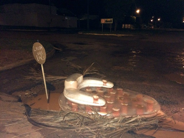 Piscina na Avenida João Thomes no Bairro Jardim dos Ipês